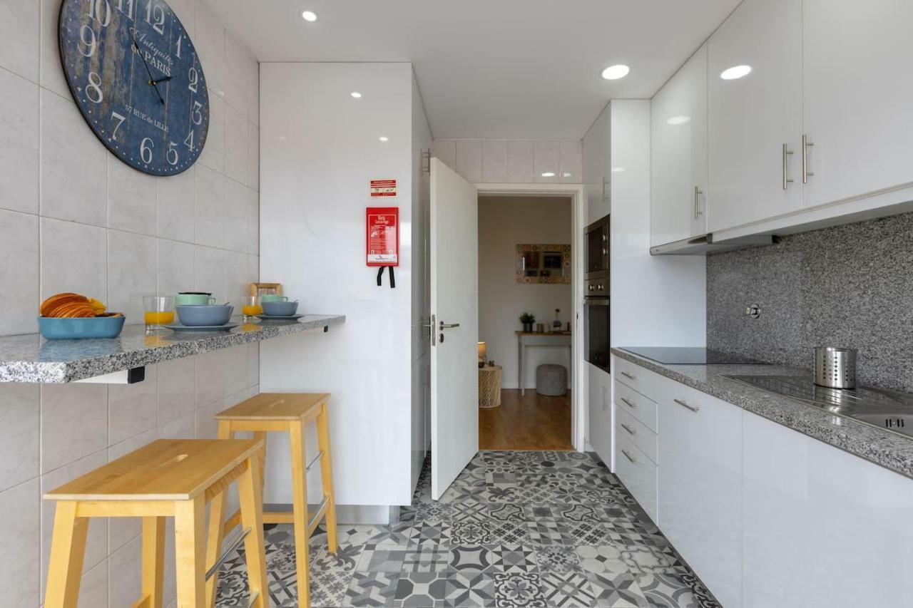Trindade Sunny Downtown Apartment With Balcony & Ac Porto Exterior foto